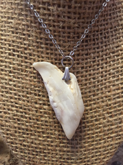Charming Natural White and Cream Shell Pendant